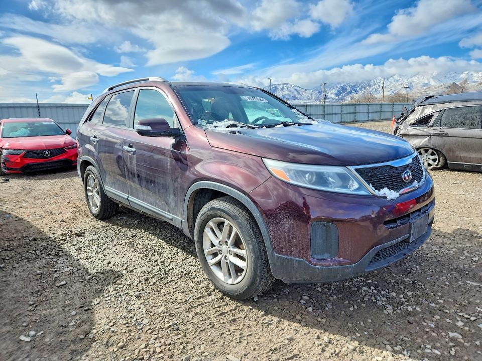 Photo 4 from auction – 2015 KIA SORENTO with VIN 5XYKT4A75FG590721