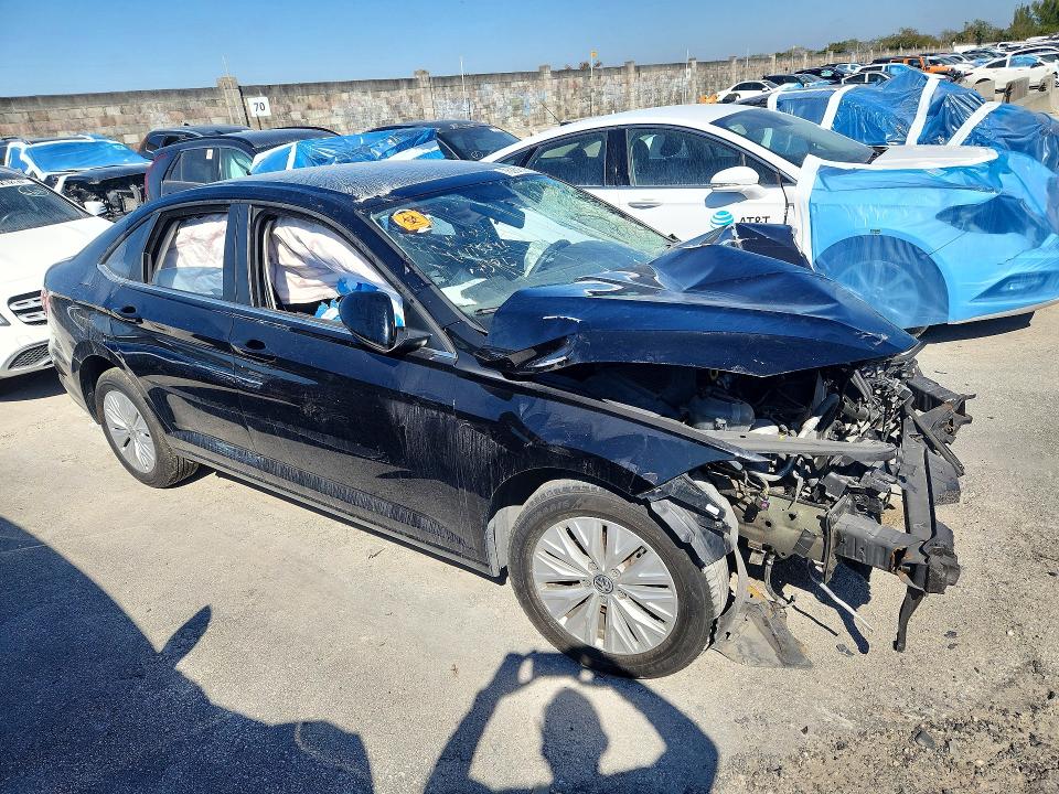 Photo 4 from auction – 2019 VOLKSWAGEN JETTA S with VIN 3VWC57BU4KM115348