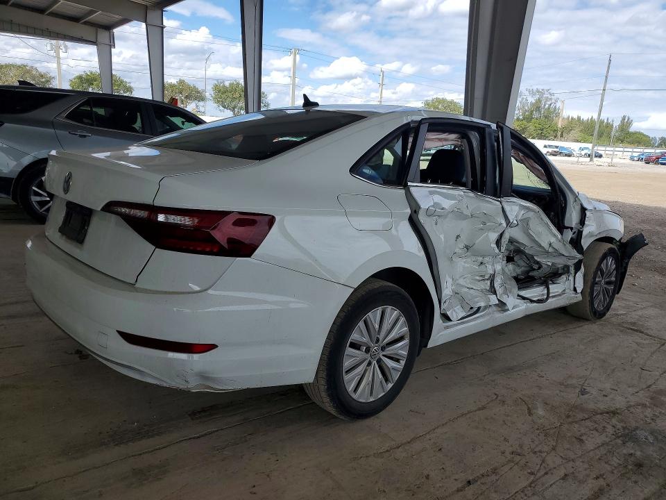 Photo 3 from auction – 2020 VOLKSWAGEN JETTA with VIN 3VWCB7BU5LM040928