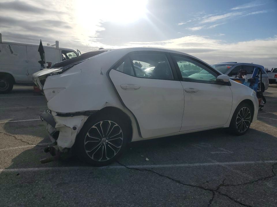 Photo 3 from auction – 2015 TOYOTA COROLLA with VIN 5YFBURHE1FP347031