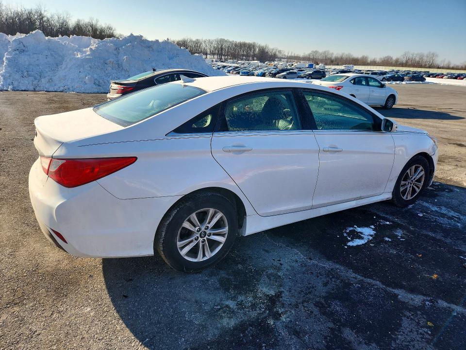 Photo 3 from auction – 2014 HYUNDAI SONATA GLS with VIN 5NPEB4AC8EH850002