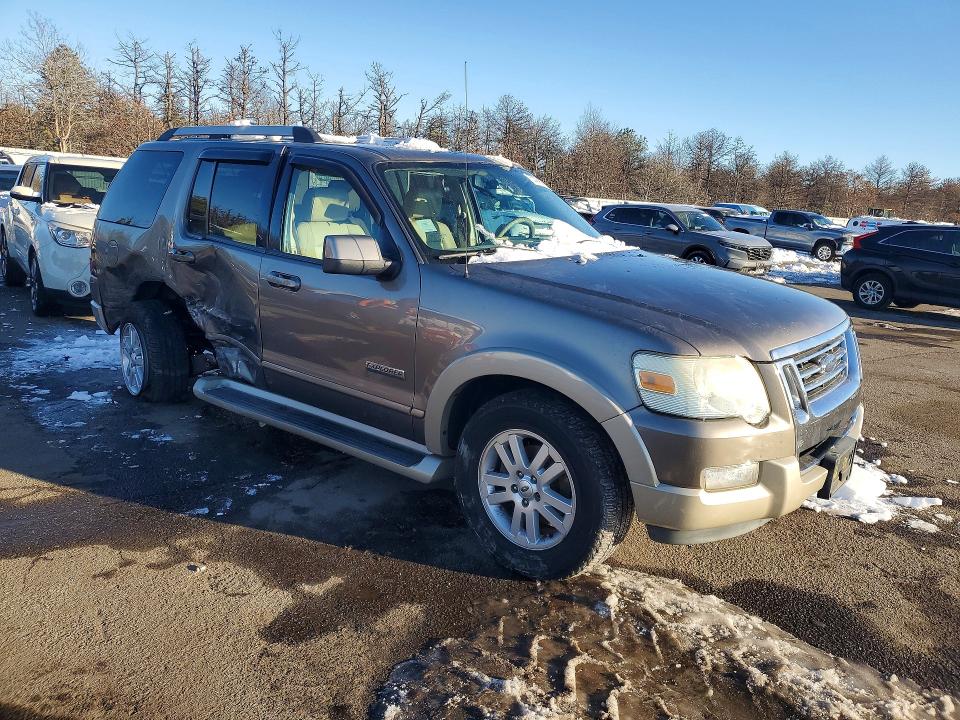 Photo 4 from auction – 2006 FORD EXPLORER with VIN 1FMEU74E56UB49817