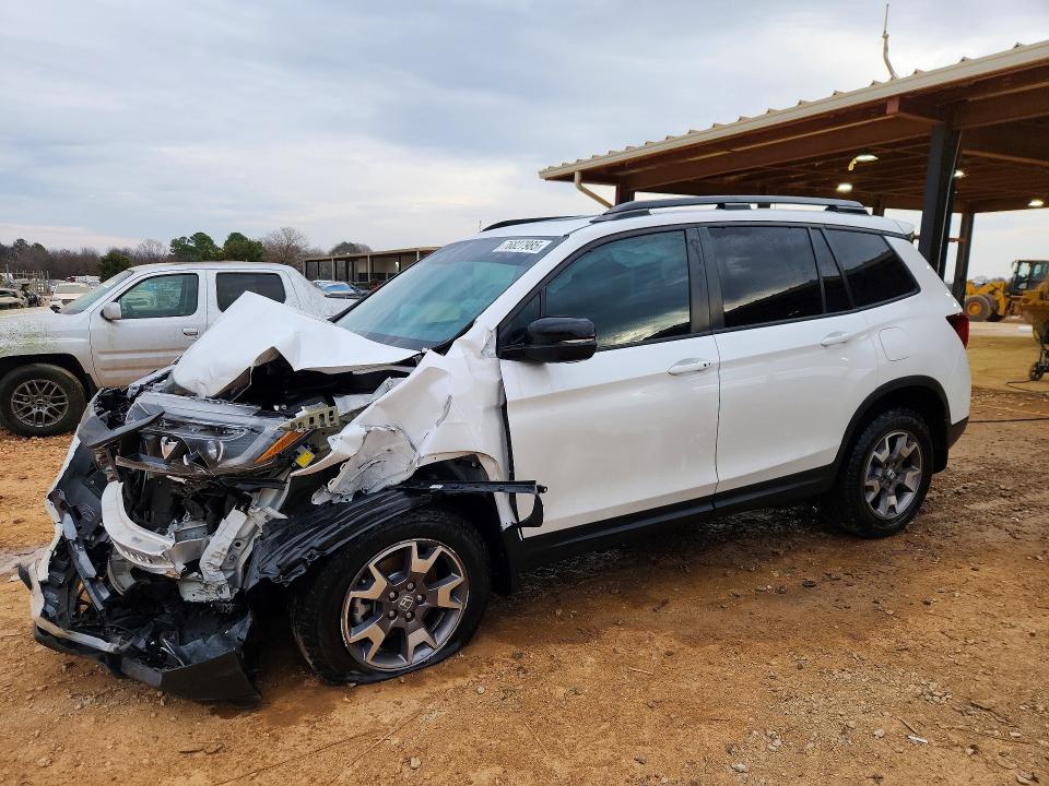 Photo 1 from auction – 2023 HONDA PASSPORT T with VIN 5FNYF8H65PB032737