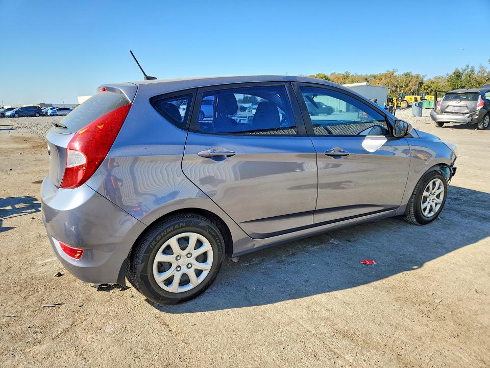 Photo 3 from auction – 2016 HYUNDAI ACCENT SE with VIN KMHCT5AE6GU287192