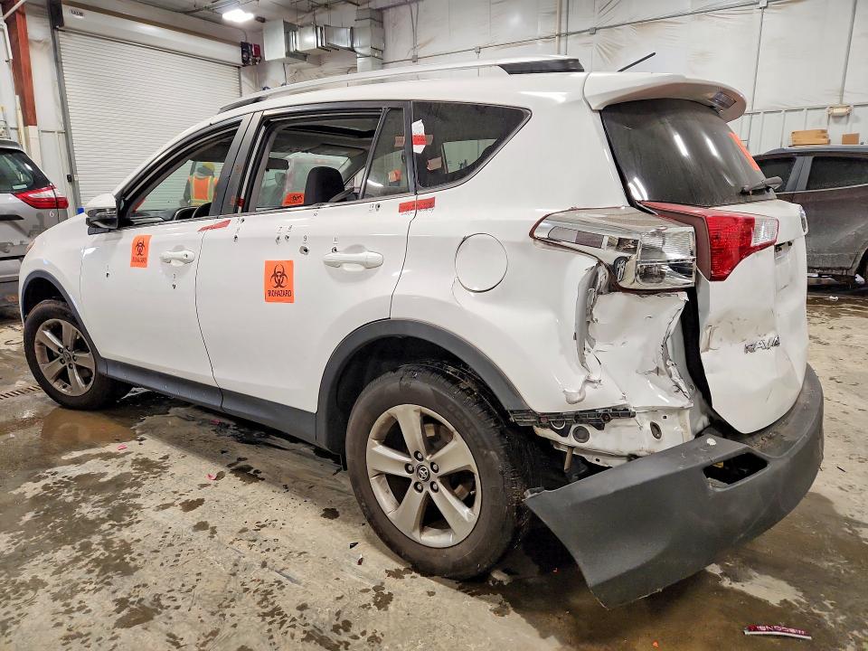 Photo 2 from auction – 2015 TOYOTA RAV4 XLE with VIN 2T3WFREV2FW197212