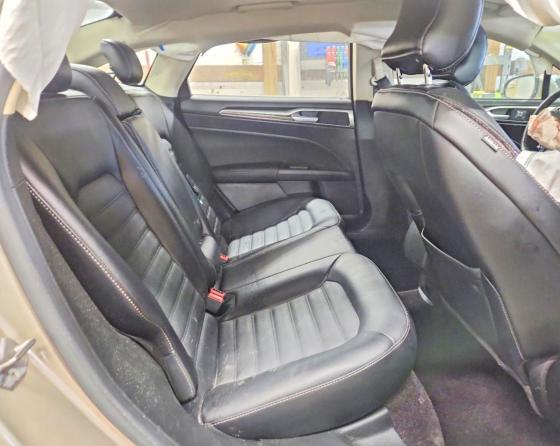 Photo 10 from auction – 2017 FORD FUSION with VIN 3FA6P0HD1HR374762