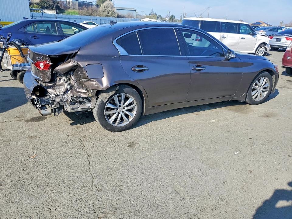 Photo 3 from auction – 2014 INFINITI Q50 with VIN JN1BV7AP3EM676928