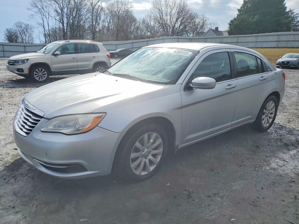 CHRYSLER 200 2011 with VIN 1C3BC1FB7BN589556 - Photo from auction