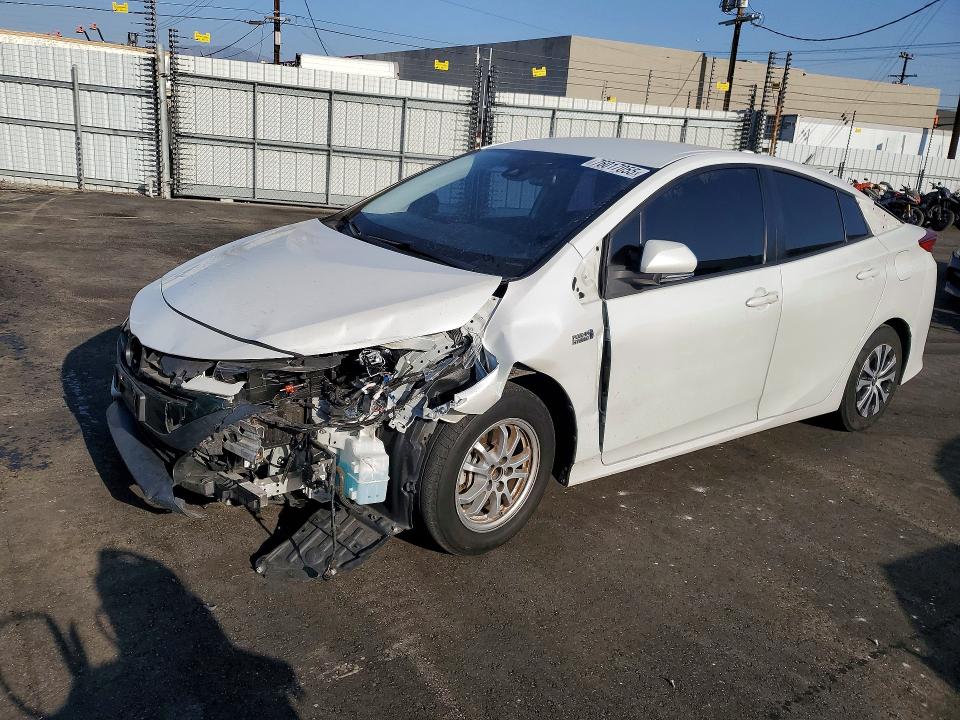 TOYOTA PRIUS PRIM 2021 with VIN JTDKAMFP0M3189948 - Photo from auction