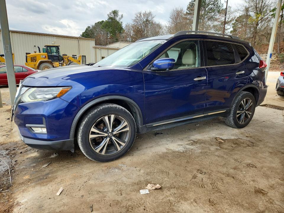 NISSAN ROGUE 2017 with VIN JN8AT2MV1HW008411 - Photo from auction