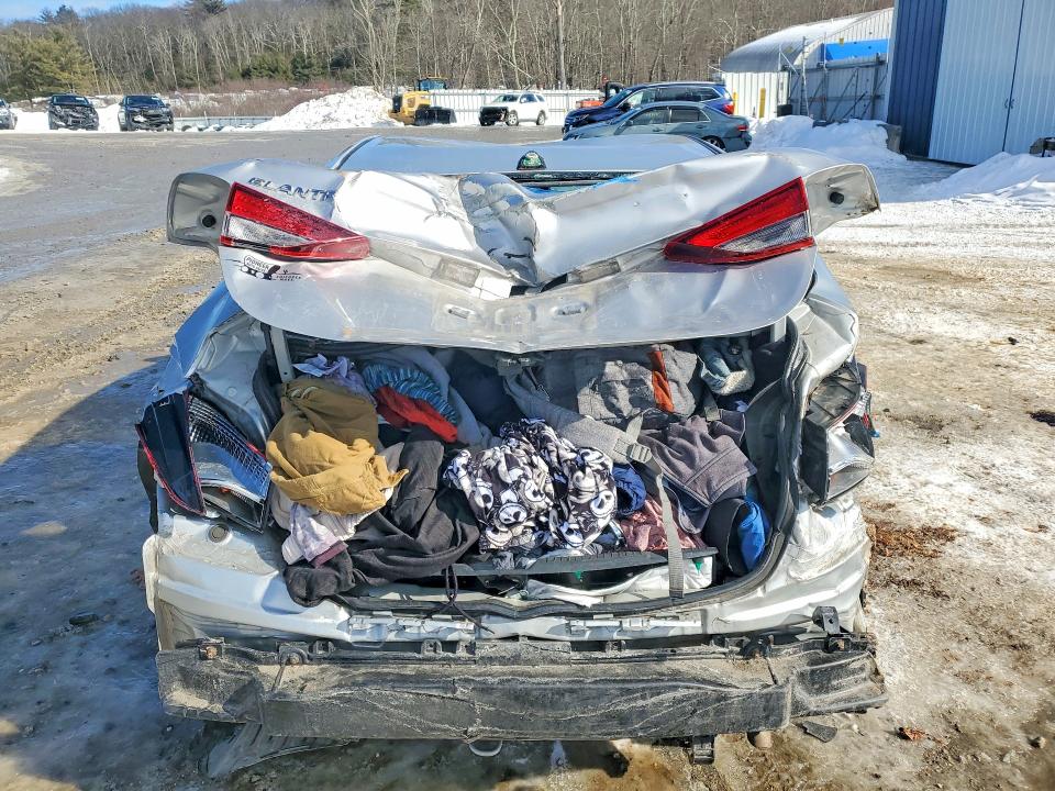 Photo 6 from auction – 2016 HYUNDAI ELANTRA SE with VIN 5NPDH4AE9GH727341