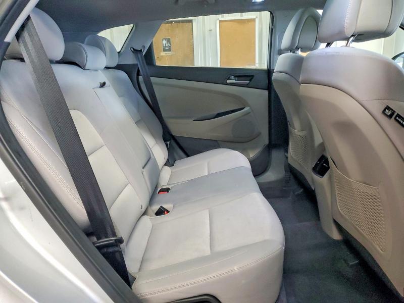 Photo 10 from auction – 2018 HYUNDAI TUCSON VAL with VIN KM8J33A26JU651071