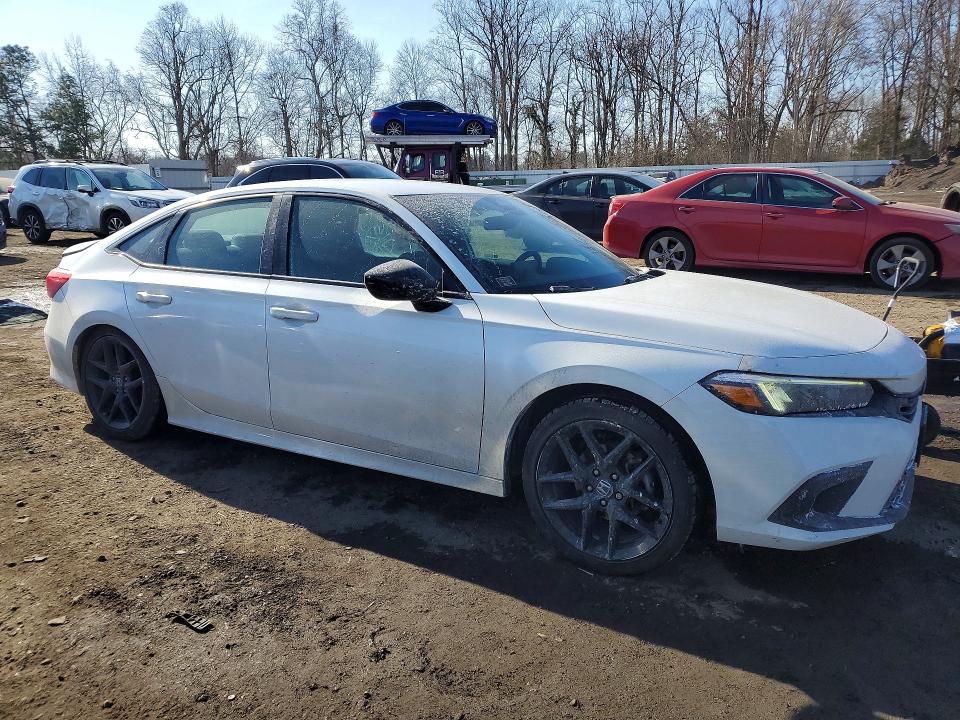 Photo 4 from auction – 2022 HONDA CIVIC with VIN 2HGFE2F57NH504656