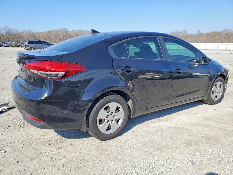 Photo 3 from auction – 2018 KIA FORTE with VIN 3KPFK4A71JE266787