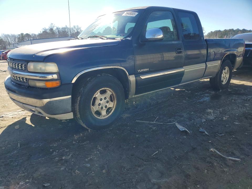CHEVROLET SILVERADO 2000 with VIN 1GCEC19TXYZ147790 - Photo from auction