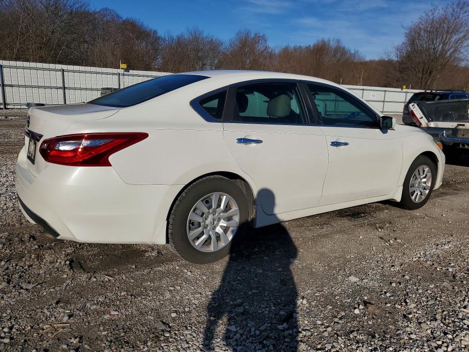 Photo 3 from auction – 2016 NISSAN ALTIMA with VIN 1N4AL3AP5GN374115