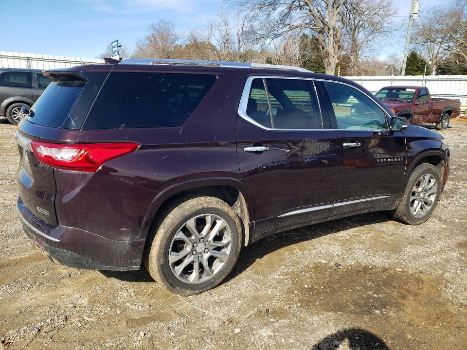 Photo 3 from auction – 2018 CHEVROLET TRAVERSE with VIN 1GNERKKW2JJ104355