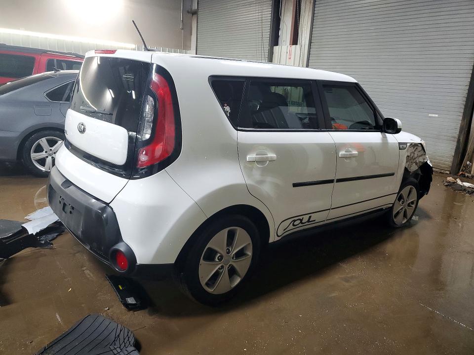 Photo 3 from auction – 2016 KIA SOUL with VIN KNDJN2A20G7351591
