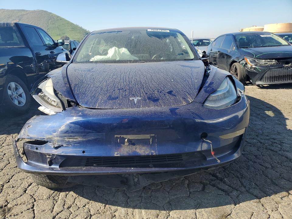 Photo 5 from auction – 2018 TESLA MODEL 3 with VIN 5YJ3E1EA2JF003703