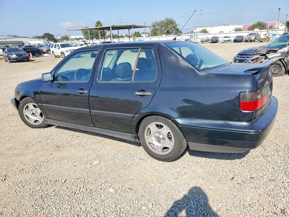 Photo 2 from auction – 1997 VOLKSWAGEN JETTA with VIN 3VWVB81H0VM133099