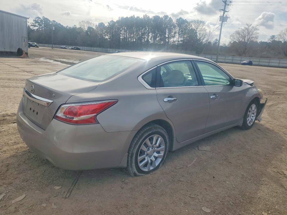 Photo 3 from auction – 2015 NISS ALTIMA with VIN 1N4AL3AP9FN378389