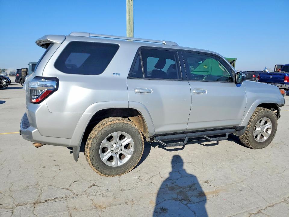 Photo 3 from auction – 2015 TOYOTA 4RUNNER SR with VIN JTEBU5JR1F5244710