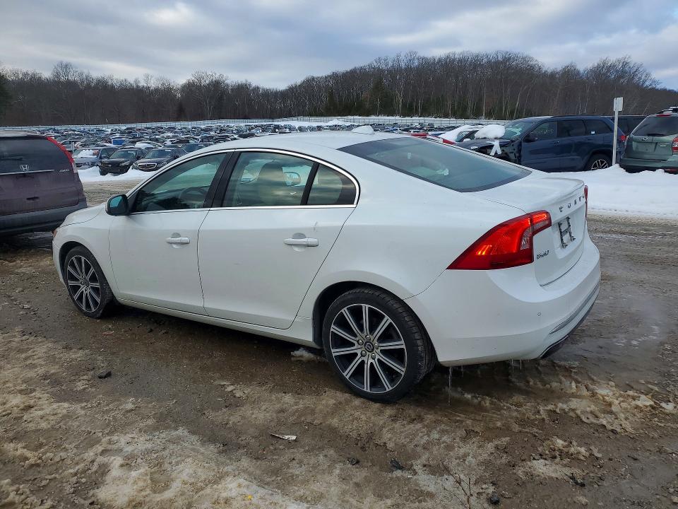 Photo 2 from auction – 2016 VOLVO S60 PREMIE with VIN LYV612TK0GB100385