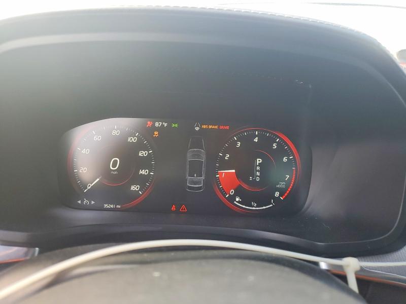 Photo 9 from auction – 2021 VOLVO S60 with VIN 7JR102FM9MG095053