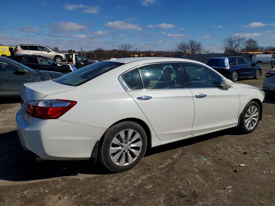 Photo 3 from auction – 2013 HONDA ACCORD with VIN 1HGCR3F84DA026393