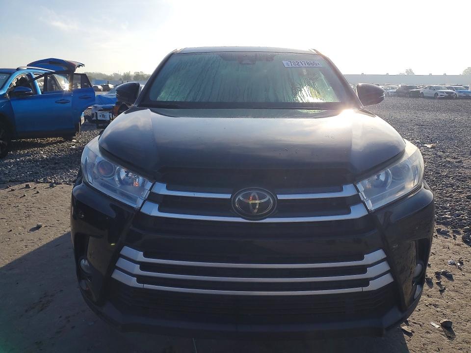 Photo 5 from auction – 2018 TOYOTA HIGHLANDER with VIN 5TDZZRFH4JS287162