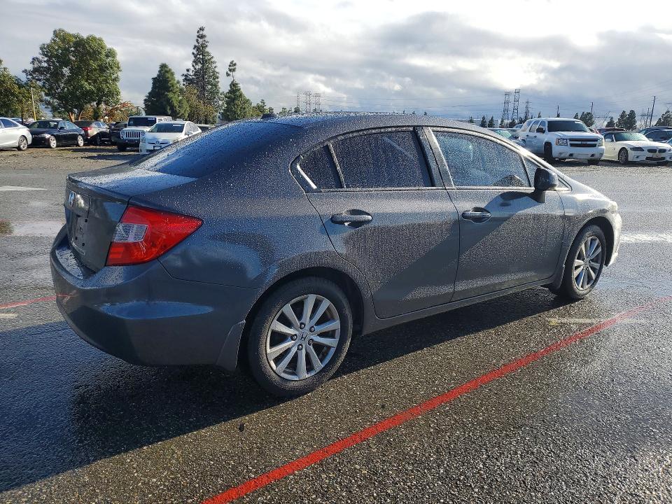 Photo 3 from auction – 2012 HONDA CIVIC with VIN 19XFB2F99CE337428