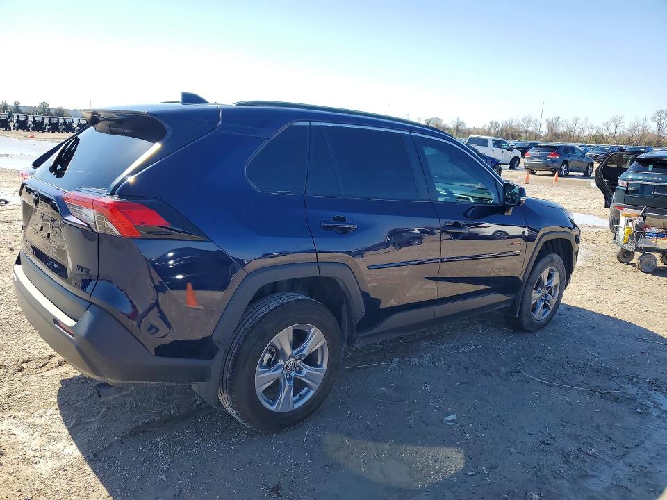 Photo 3 from auction – 2025 TOYOTA RAV4 XLE with VIN 2T3W1RFV9SW369467