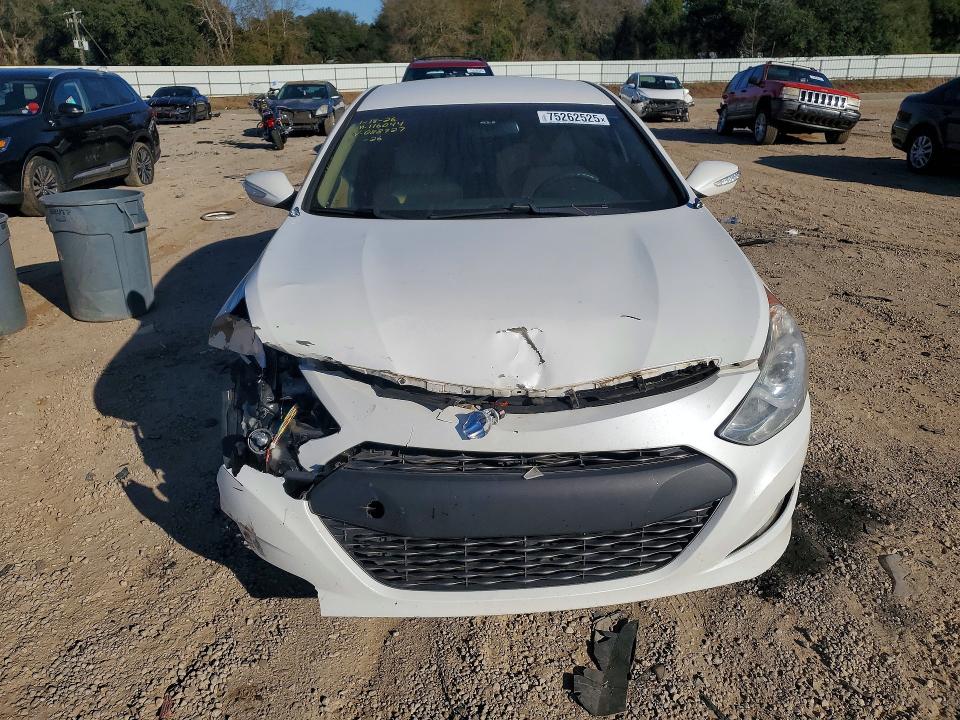 Photo 5 from auction – 2013 HYUNDAI SONATA HYB with VIN KMHEC4A48DA088927