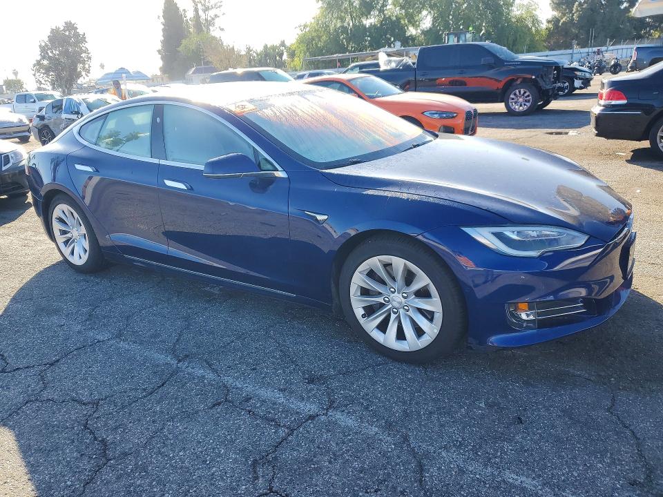 Photo 4 from auction – 2018 TESLA MODEL S with VIN 5YJSA1E26JF266647