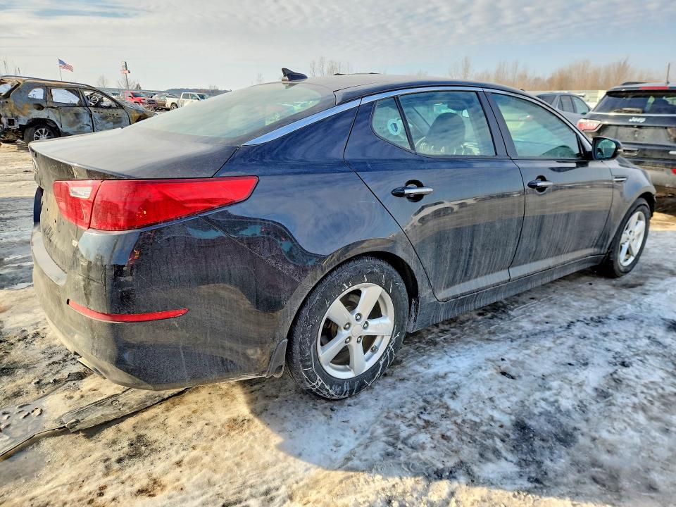 Photo 3 from auction – 2015 KIA OPTIMA with VIN KNAGM4A79F5658852