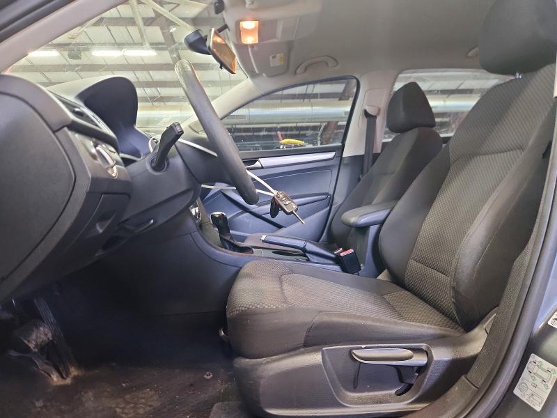 Photo 7 from auction – 2012 VOLKSWAGEN PASSAT with VIN 1VWAP7A30CC047966
