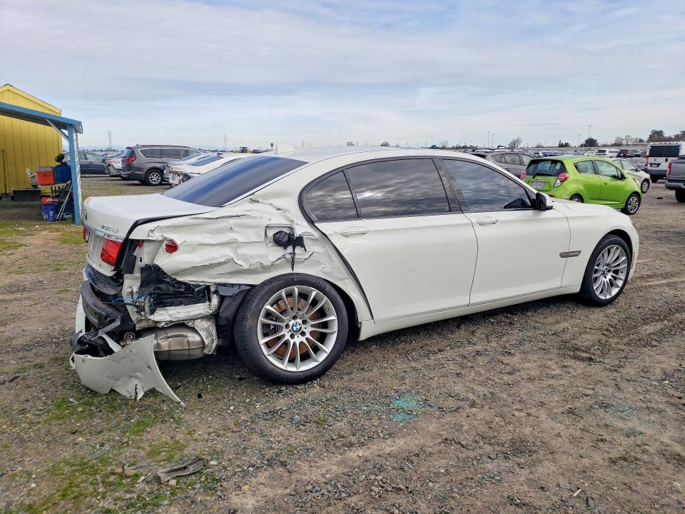 Photo 3 from auction – 2012 BMW 750 with VIN WBAKB8C57CC962689