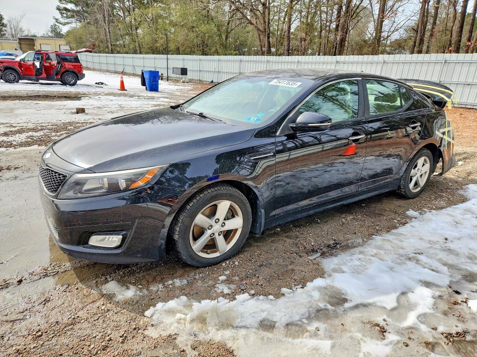 KIA OPTIMA LX 2015 with VIN 5XXGM4A7XFG447674 - Photo from auction