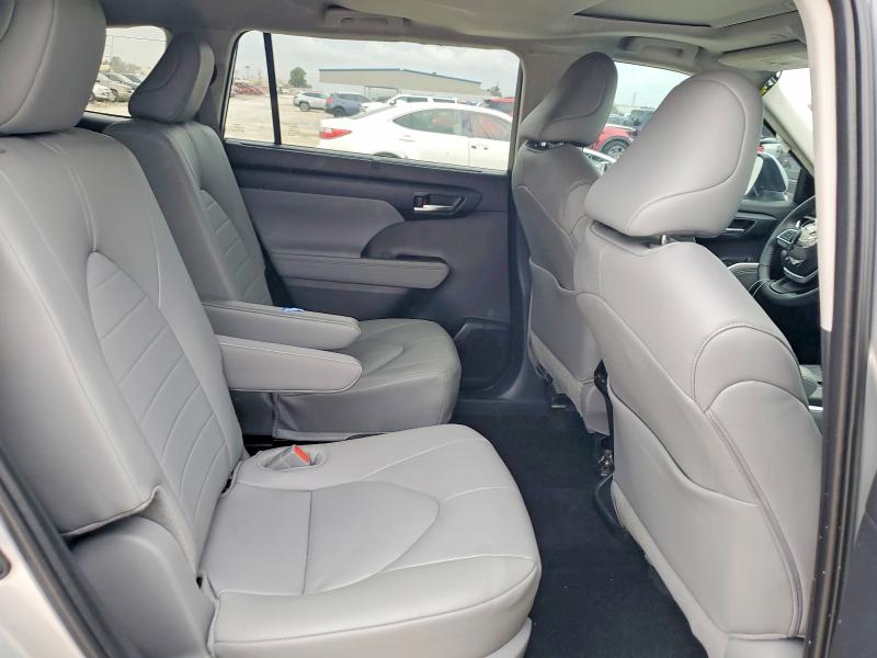 Photo 10 from auction – 2025 TOYOTA HIGHLANDER with VIN 5TDKDRAH9SS557219