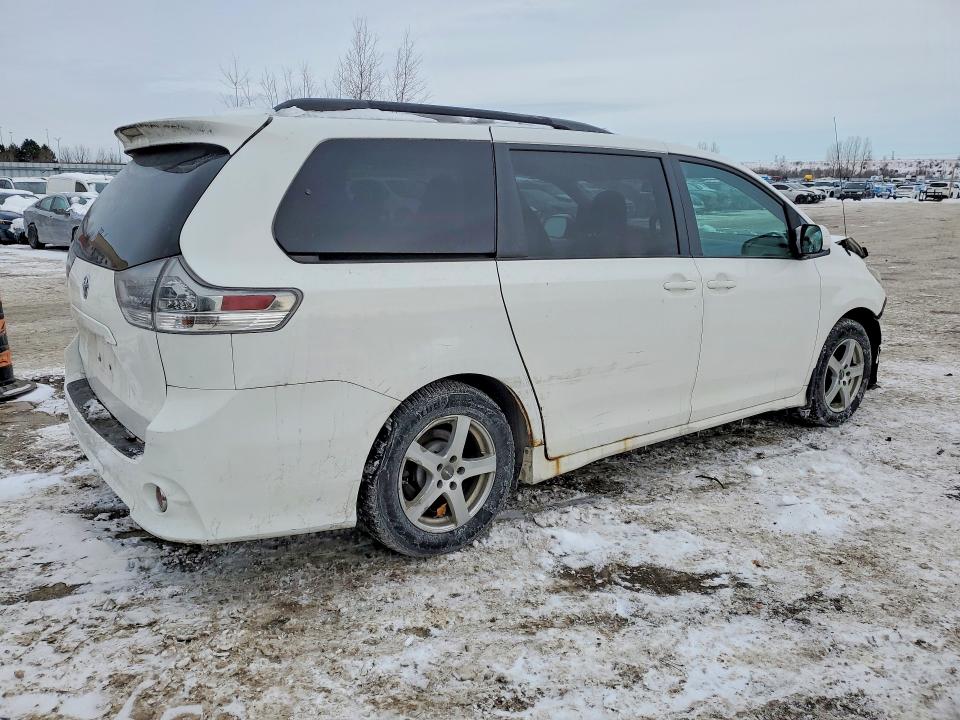 Photo 3 from auction – 2011 TOYOTA SIENNA with VIN 5TDXK3DC3BS175194