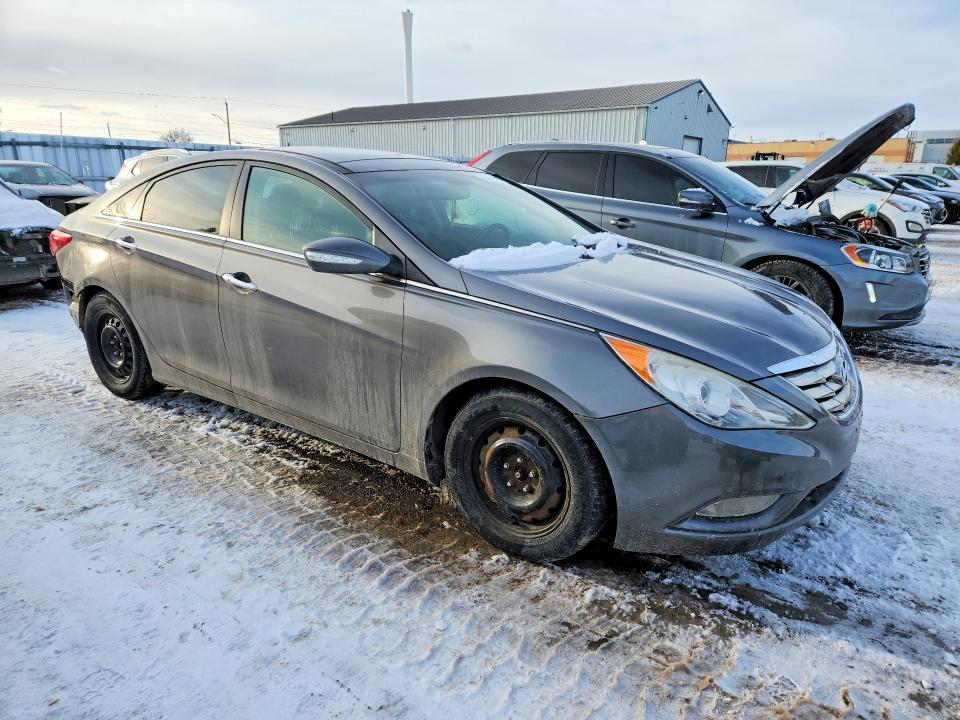 Photo 4 from auction – 2013 HYUNDAI SONATA with VIN 5NPEC4AC5DH659911