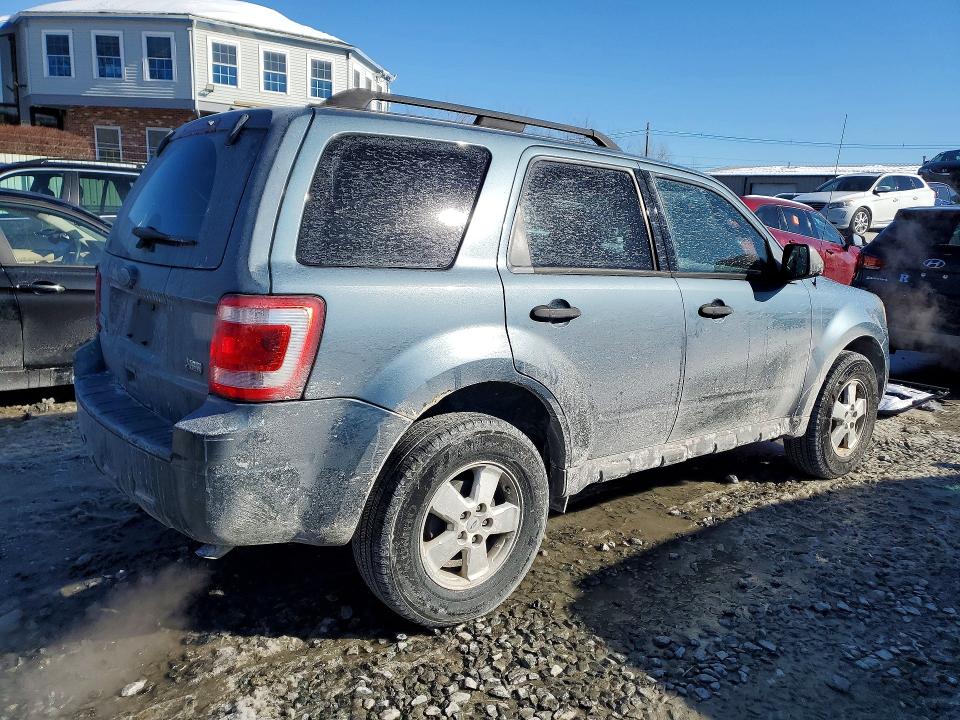 Photo 3 from auction – 2010 FORD ESCAPE XLT with VIN 1FMCU9DG6AKB61693