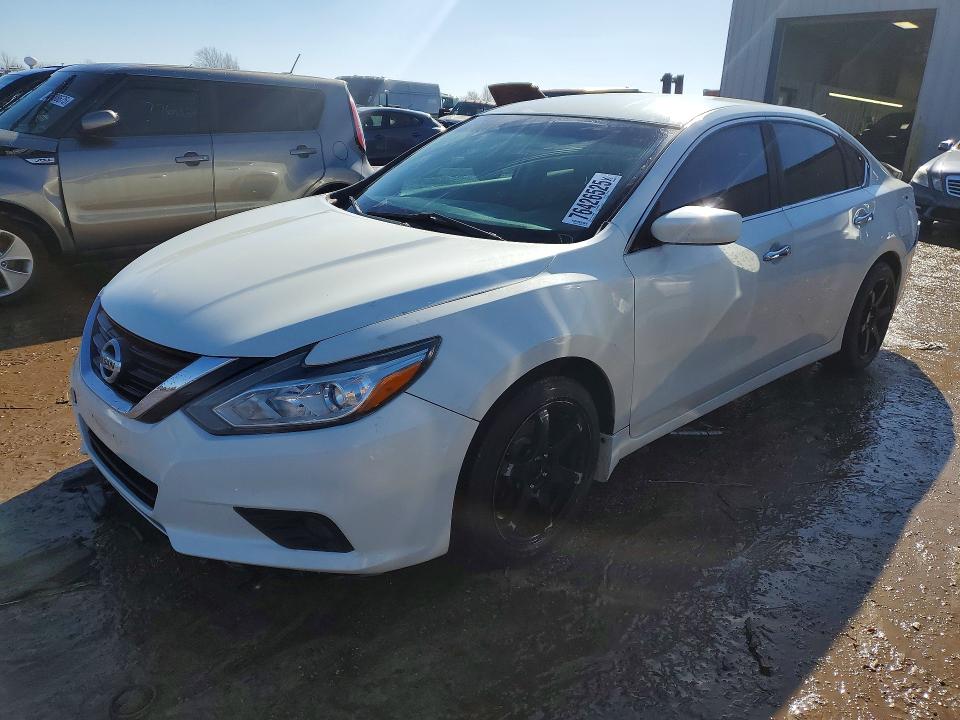 NISSAN ALTIMA 2017 with VIN 1N4AL3AP1HN334471 - Photo from auction