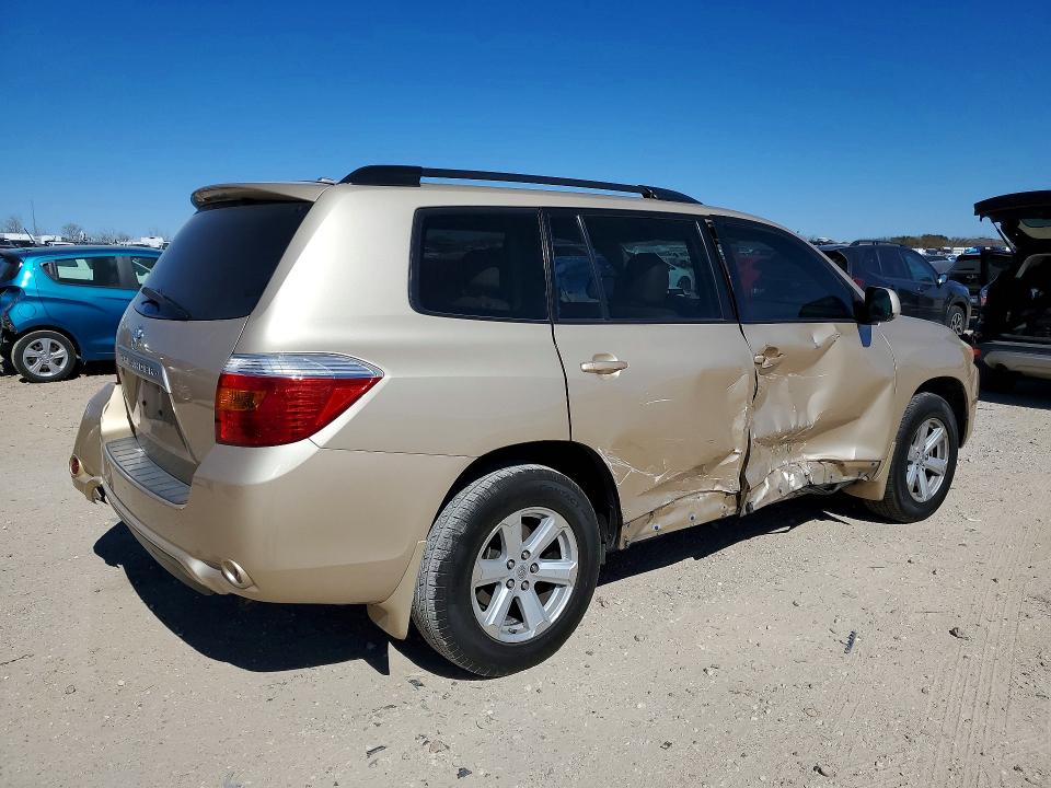 Photo 3 from auction – 2010 TOYOTA HIGHLANDER with VIN 5TDKK3EH2AS017366