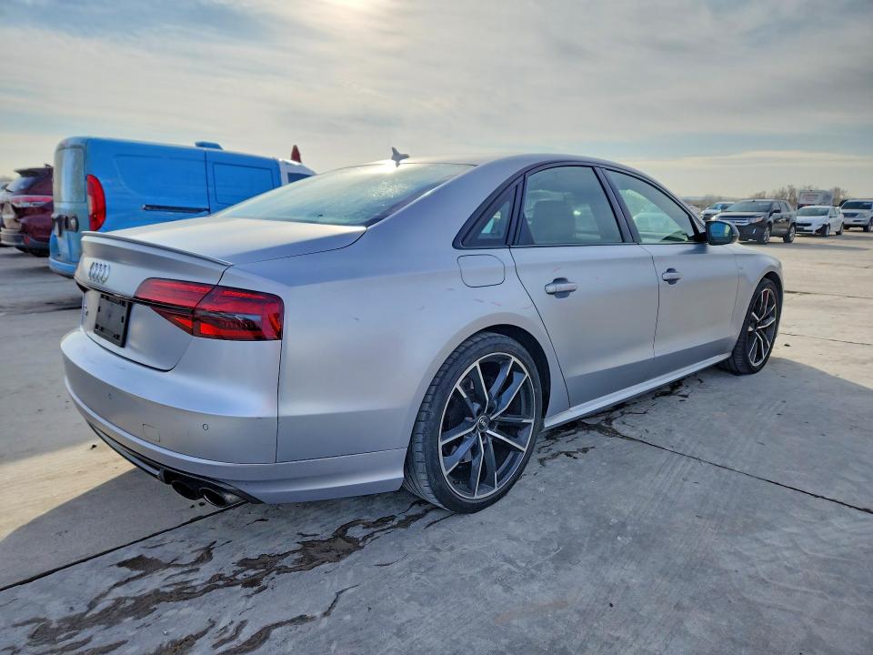 Photo 3 from auction – 2017 AUDI S8 PLUS QU with VIN WUAJ5AFDXHN900783