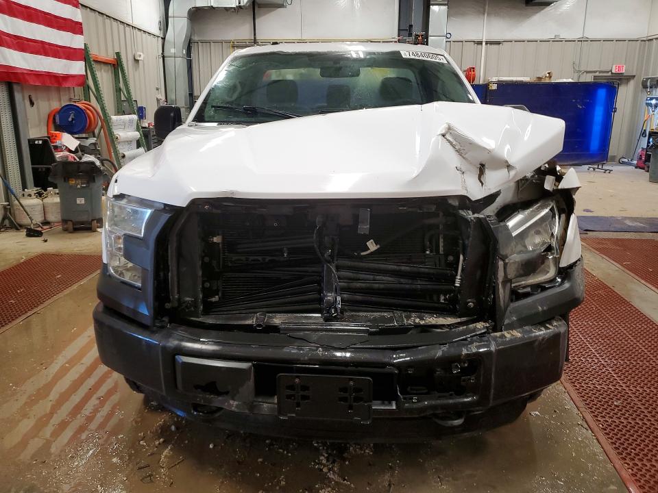 Foto 5 de la subasta – 2016 FORD F150 con VIN 1FTMF1EP6GKF99433