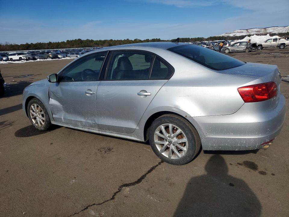 Photo 2 from auction – 2011 VOLKSWAGEN JETTA with VIN 3VWDZ7AJ5BM036934