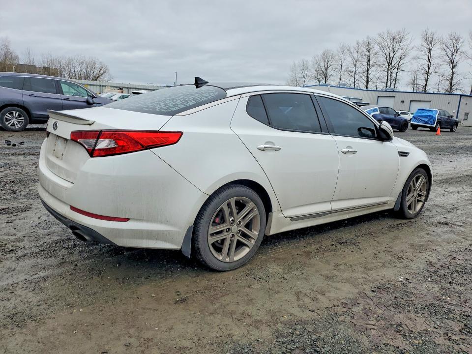 Photo 3 from auction – 2013 KIA OPTIMA with VIN 5XXGR4A65DG114949