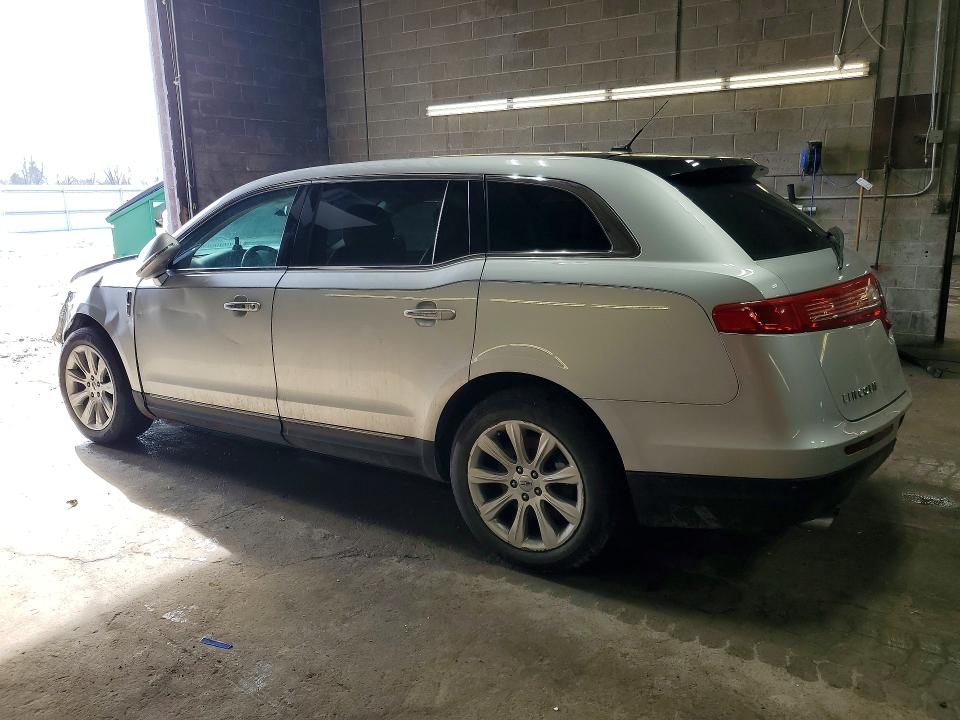 Photo 2 from auction – 2015 LINCOLN MKT with VIN 2LMHJ5ATXFBL02490