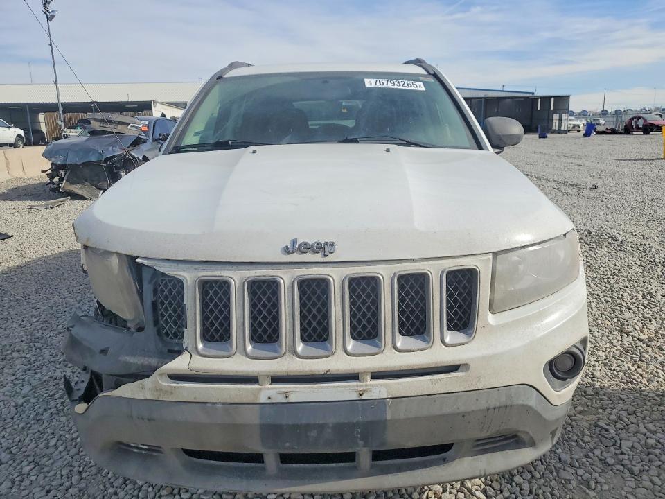 Photo 5 from auction – 2015 JEEP COMPASS with VIN 1C4NJCBA1FD273332